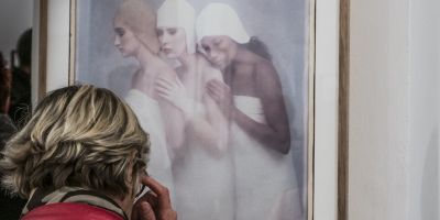 Donne che fotografano le donne